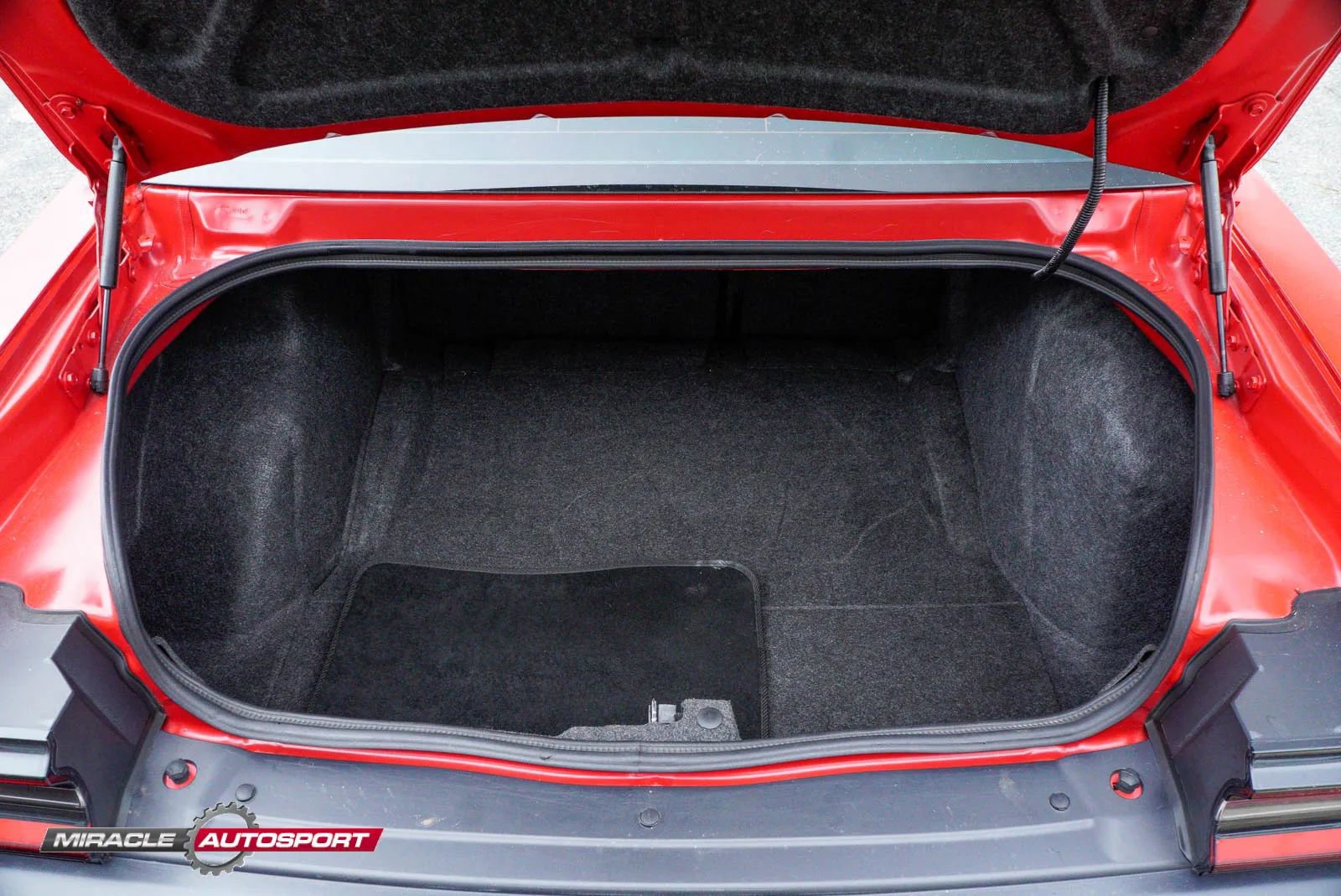 Used 2016 Dodge Challenger R/T w/ Blacktop Package image 23