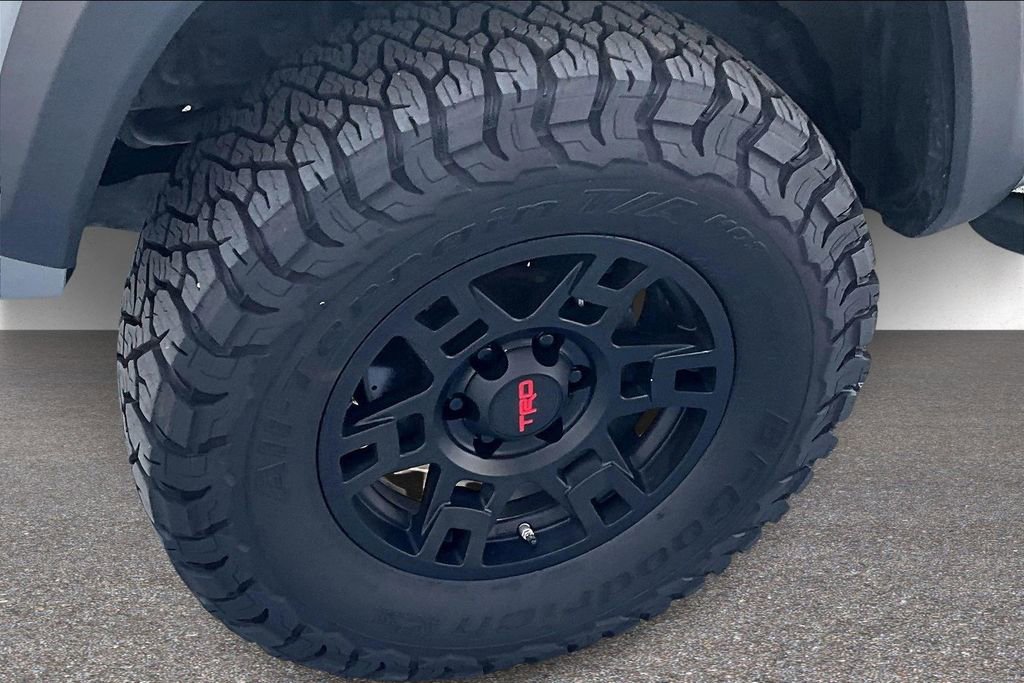 Used 2021 Toyota Tacoma TRD Off-Road w/ Technology Package image 31