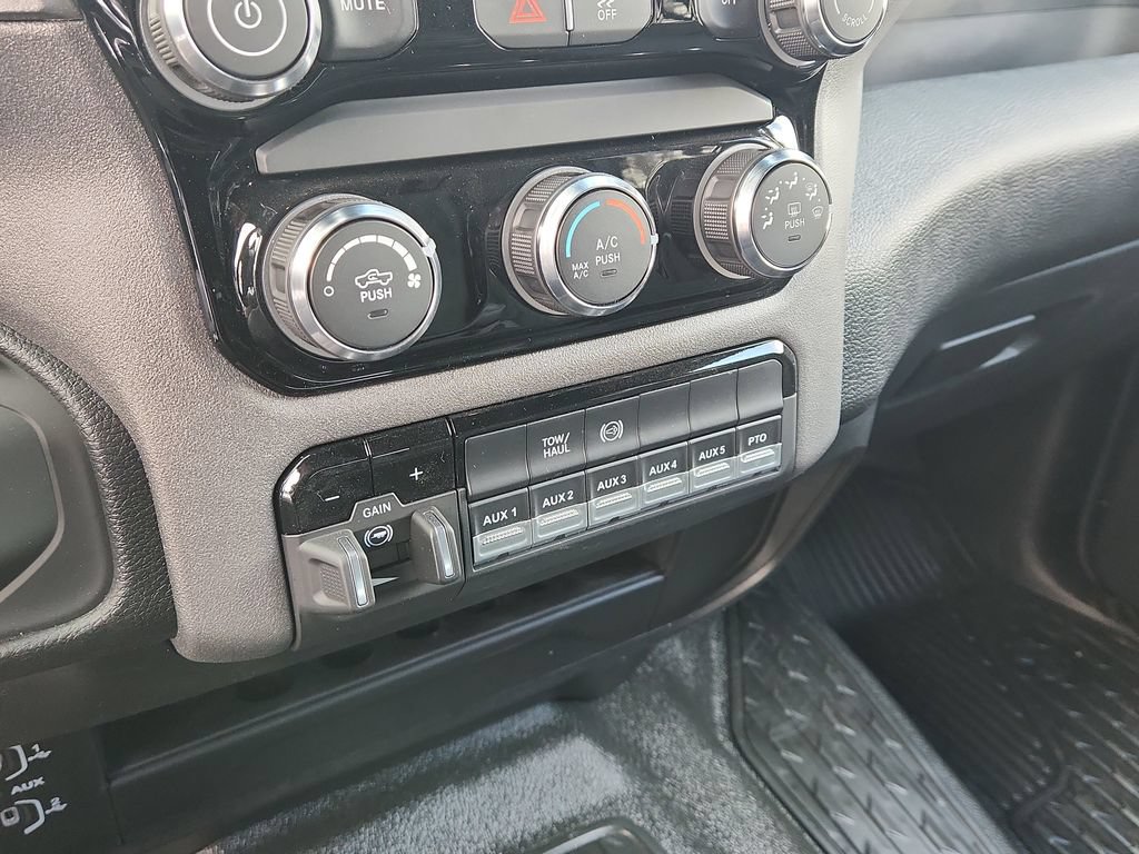New 2026 RAM 3500 Tradesman AWD/4WD image 18