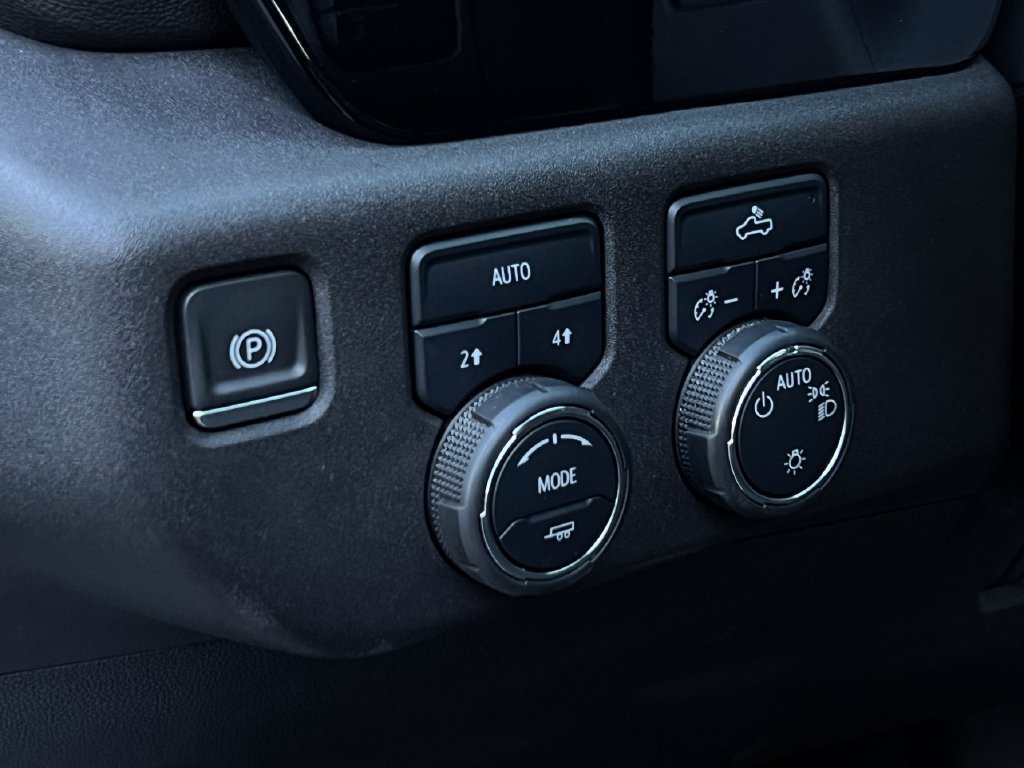 Used 2024 Chevrolet Silverado 1500 LT AWD/4WD image 11