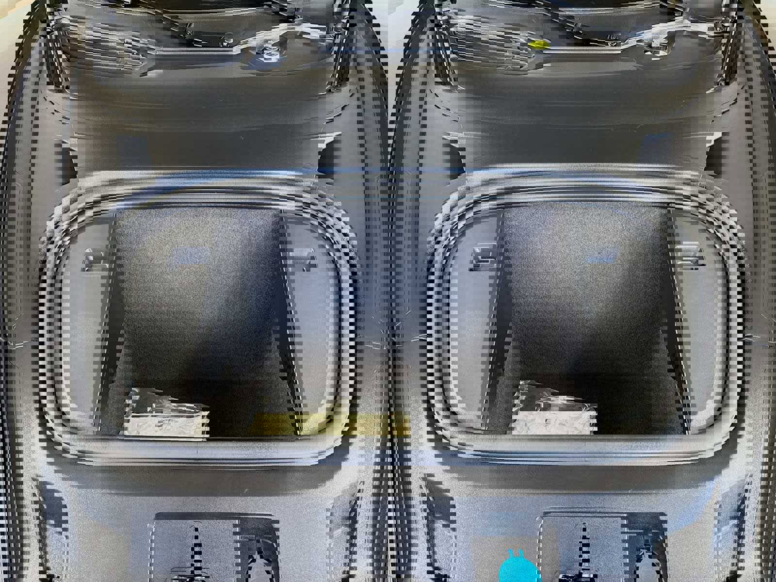 Used 2020 Porsche Taycan 4S image 23