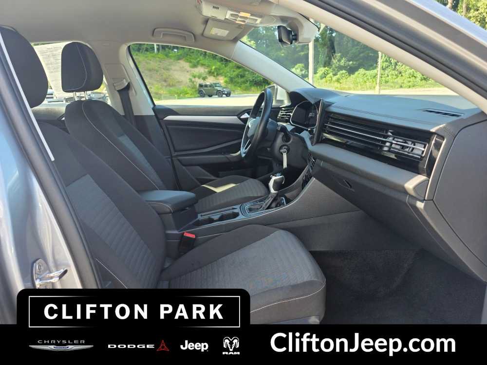 Used 2025 Volkswagen Jetta S FWD image 15