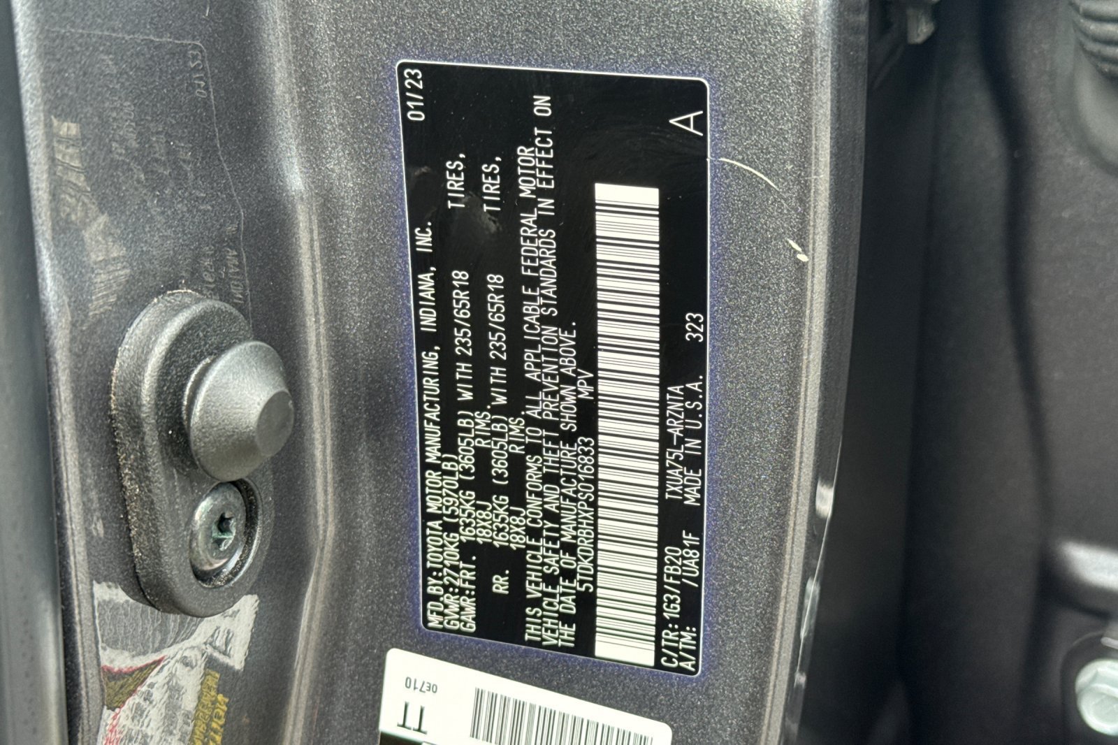 Used 2023 Toyota Highlander LE AWD/4WD image 31