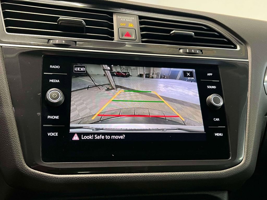 Used 2023 Volkswagen Tiguan SE image 30