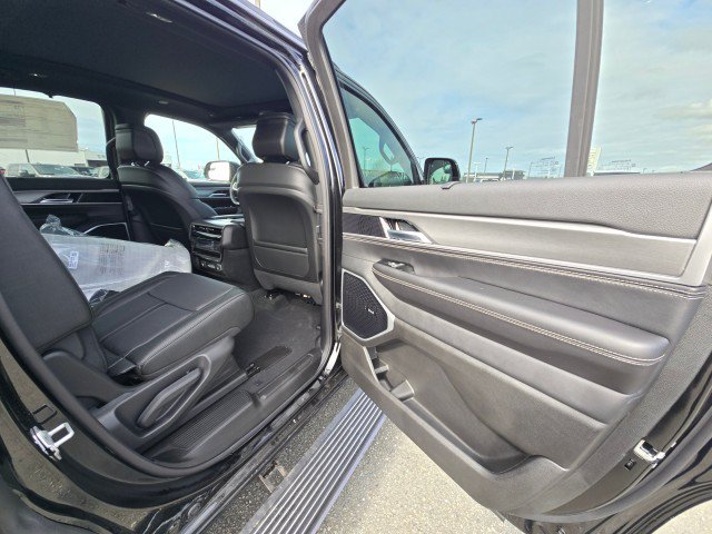 New 2026 Jeep Grand Wagoneer Limited AWD/4WD image 15