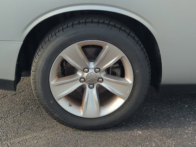 Used 2023 Dodge Challenger SXT image 3