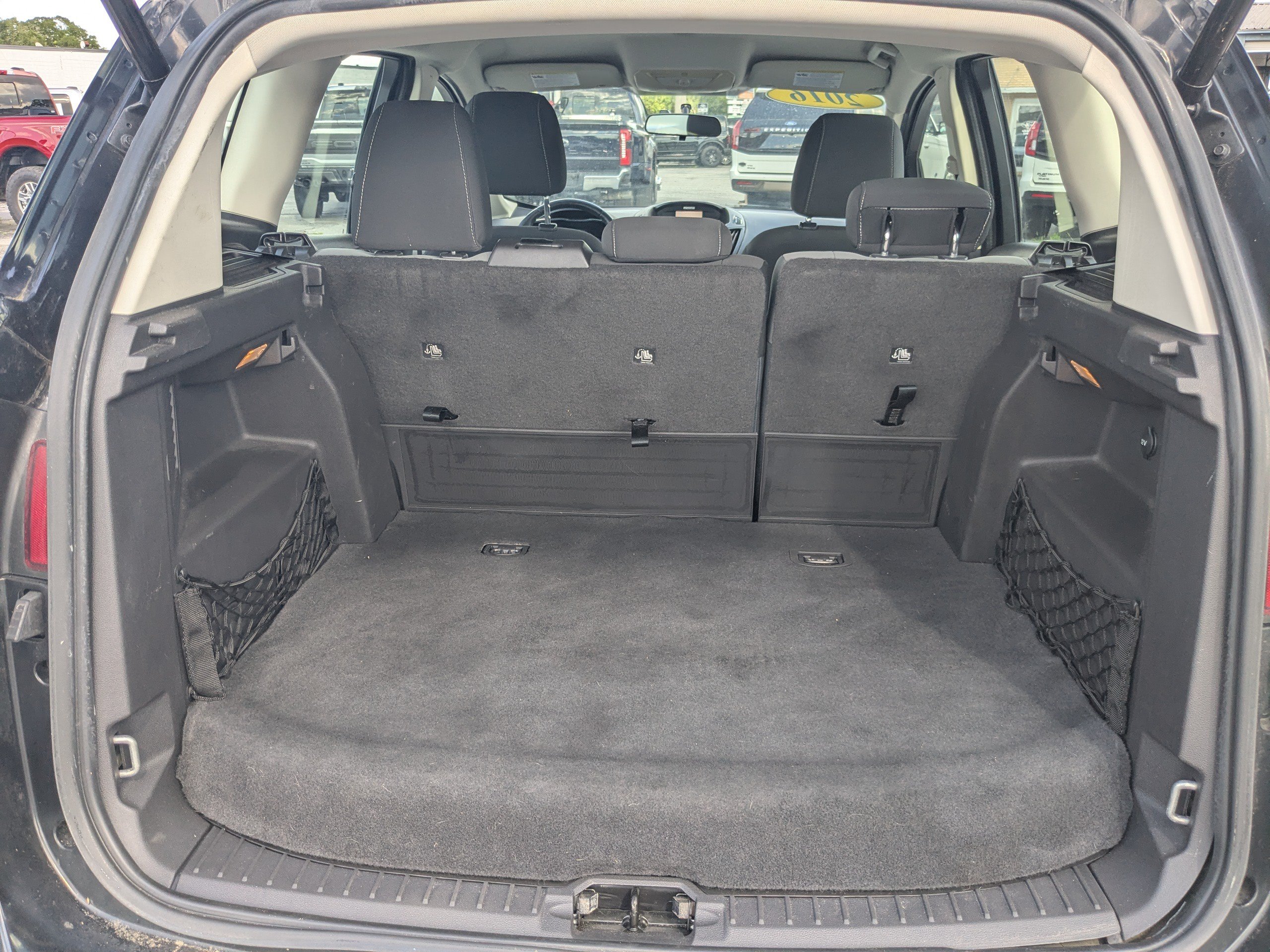 Used 2016 Ford C-MAX SE w/ Equipment Group 201A FWD image 12