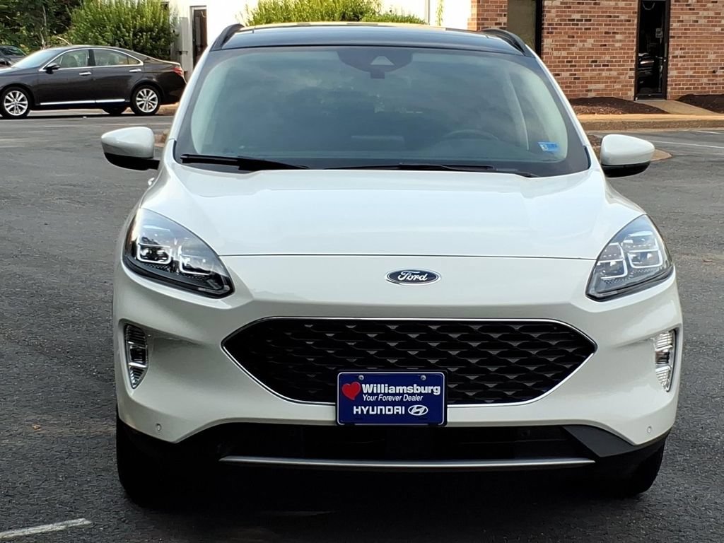 Used 2022 Ford Escape Titanium AWD/4WD image 2