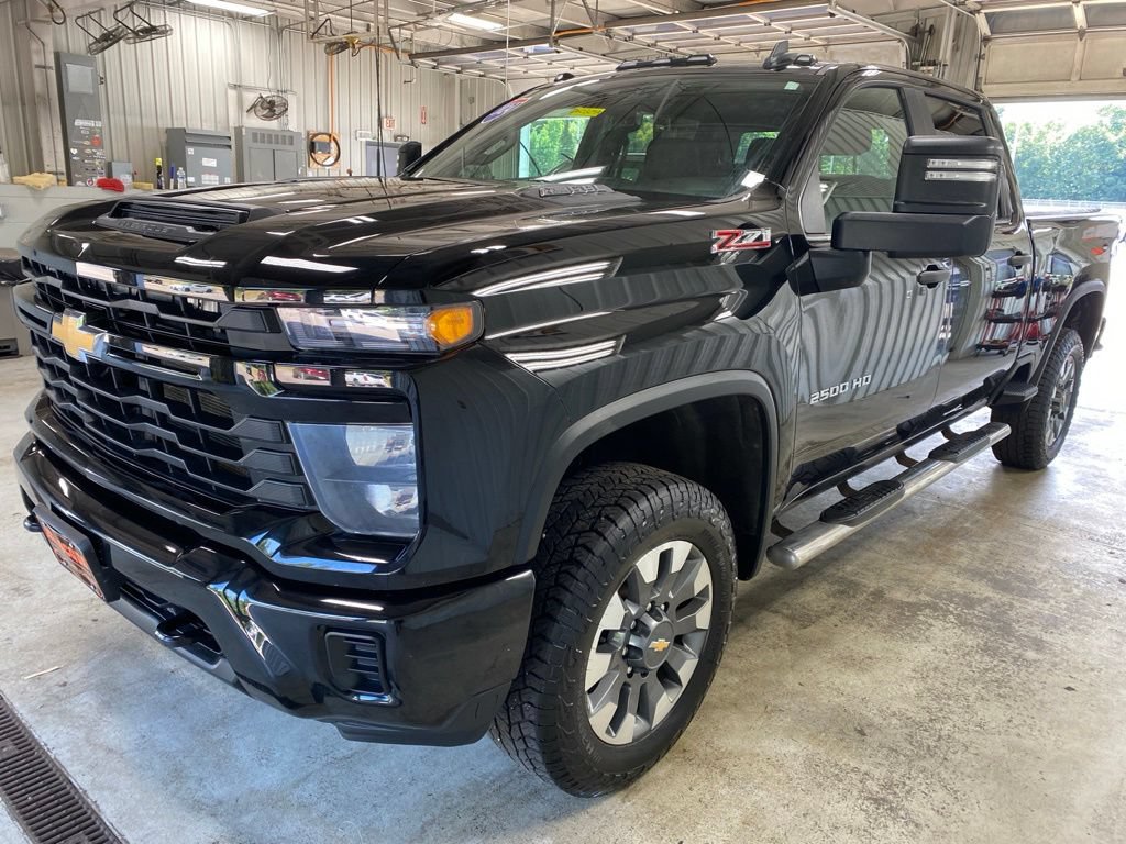 Used 2024 Chevrolet Silverado 2500 Custom w/ Custom Value Package AWD/4WD image 6