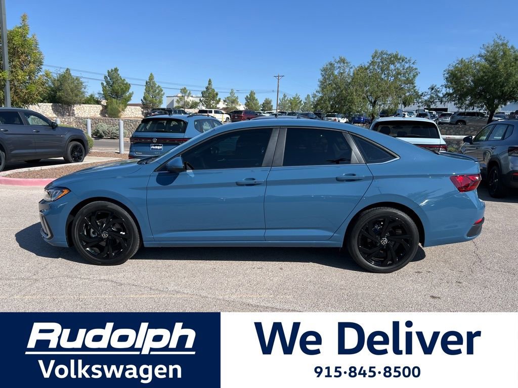 New 2025 Volkswagen Jetta SE image 2