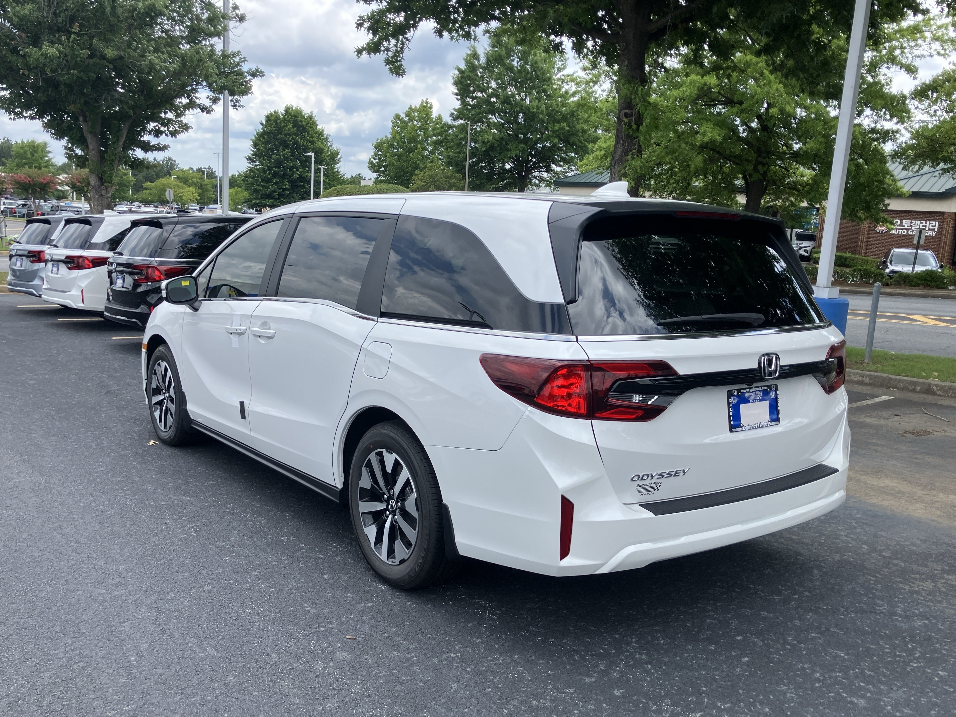 New 2026 Honda Odyssey EX-L image 7