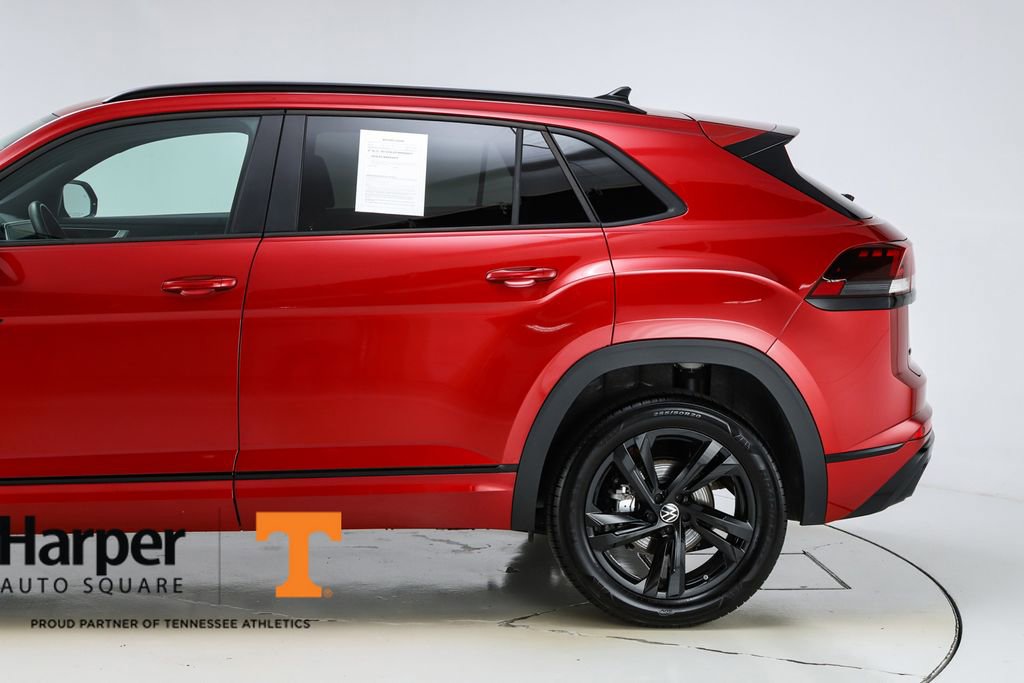 Used 2025 Volkswagen Atlas Cross Sport SEL R-Line image 43