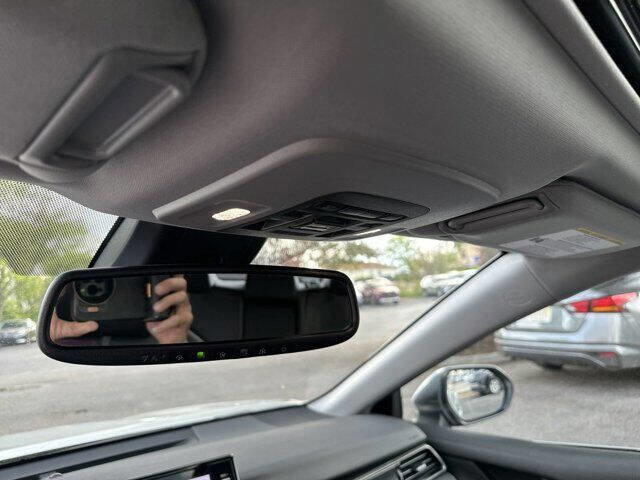 Used 2021 Toyota Camry SE w/ Cold Weather Package image 22