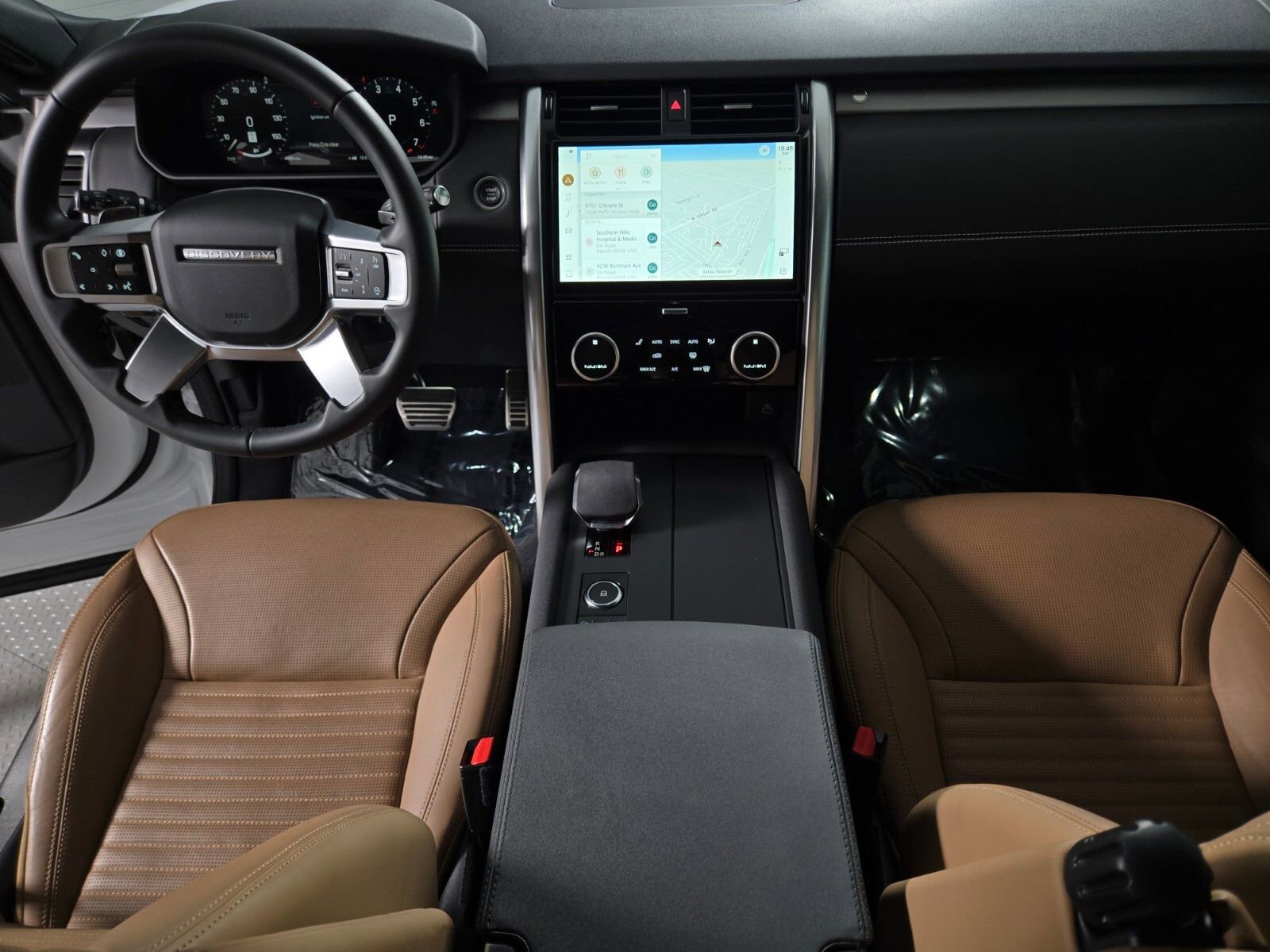 Used 2025 Land Rover Discovery Dynamic SE AWD/4WD image 14