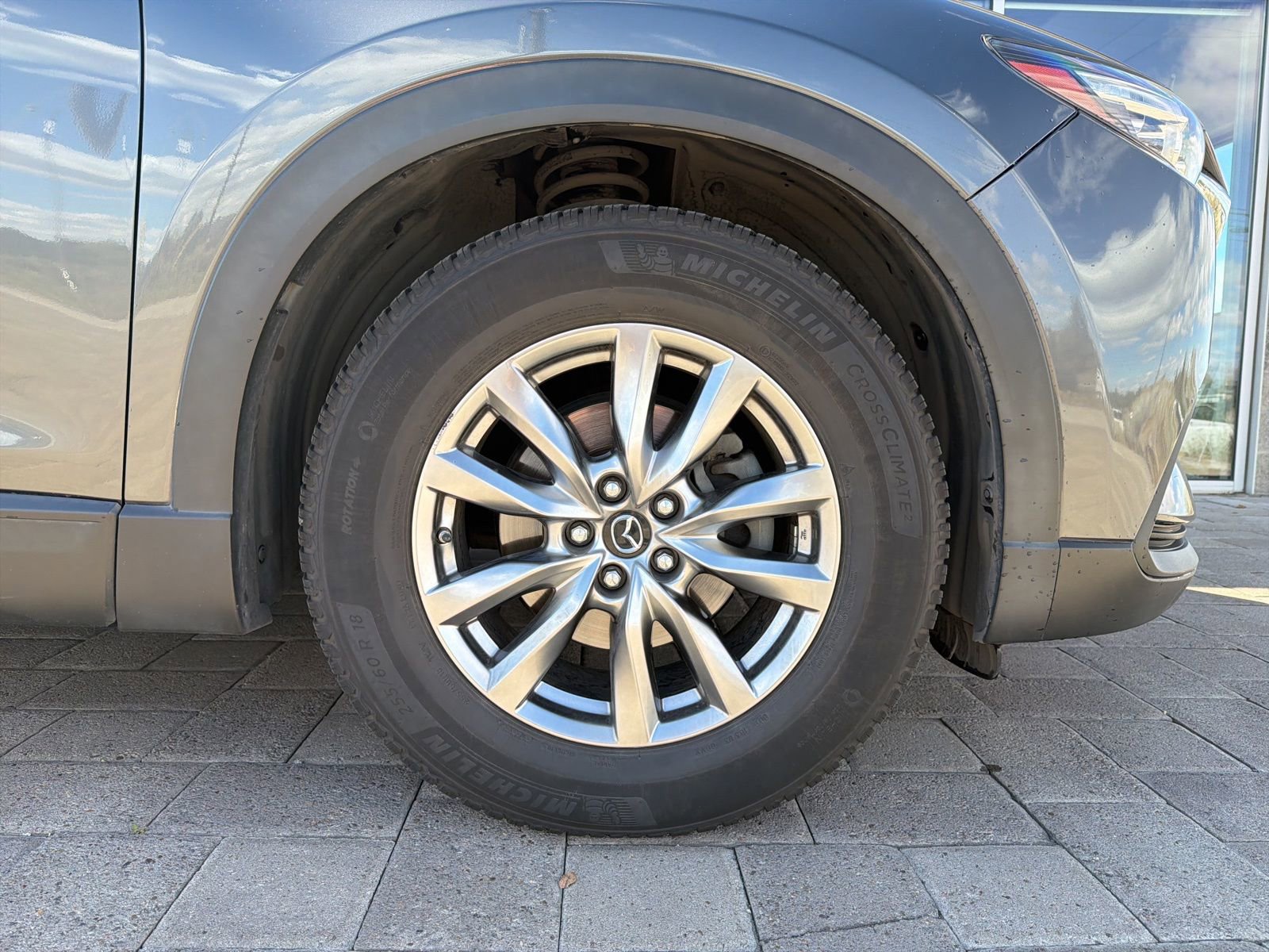 Used 2018 MAZDA CX-9 Touring w/ Touring Premium Package image 8