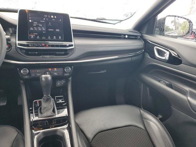 Used 2022 Jeep Compass Latitude image 16