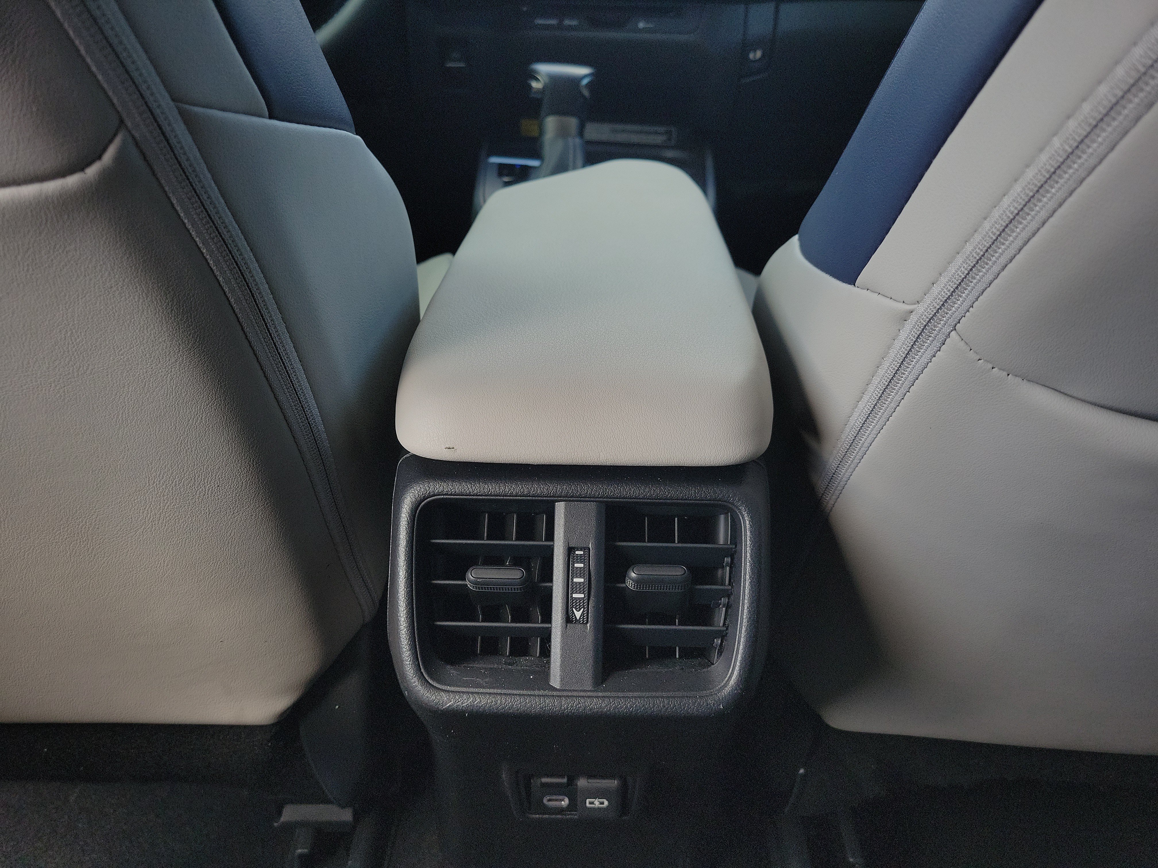 Used 2022 Lexus UX 200 w/ Accessory Package (Z2) FWD image 12