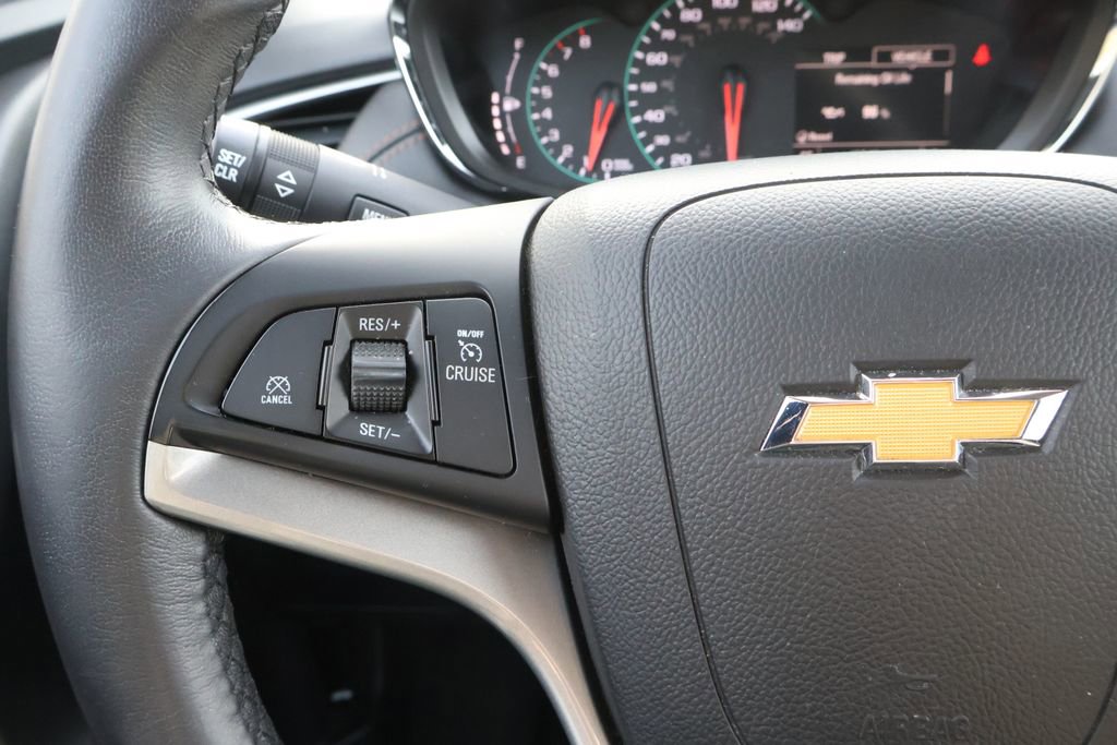 Used 2022 Chevrolet Trax LT w/ LT Convenience Package image 28