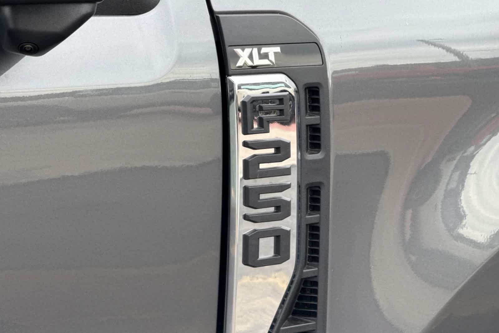 New 2026 Ford F250 XLT w/ XLT Premium Package AWD/4WD image 7