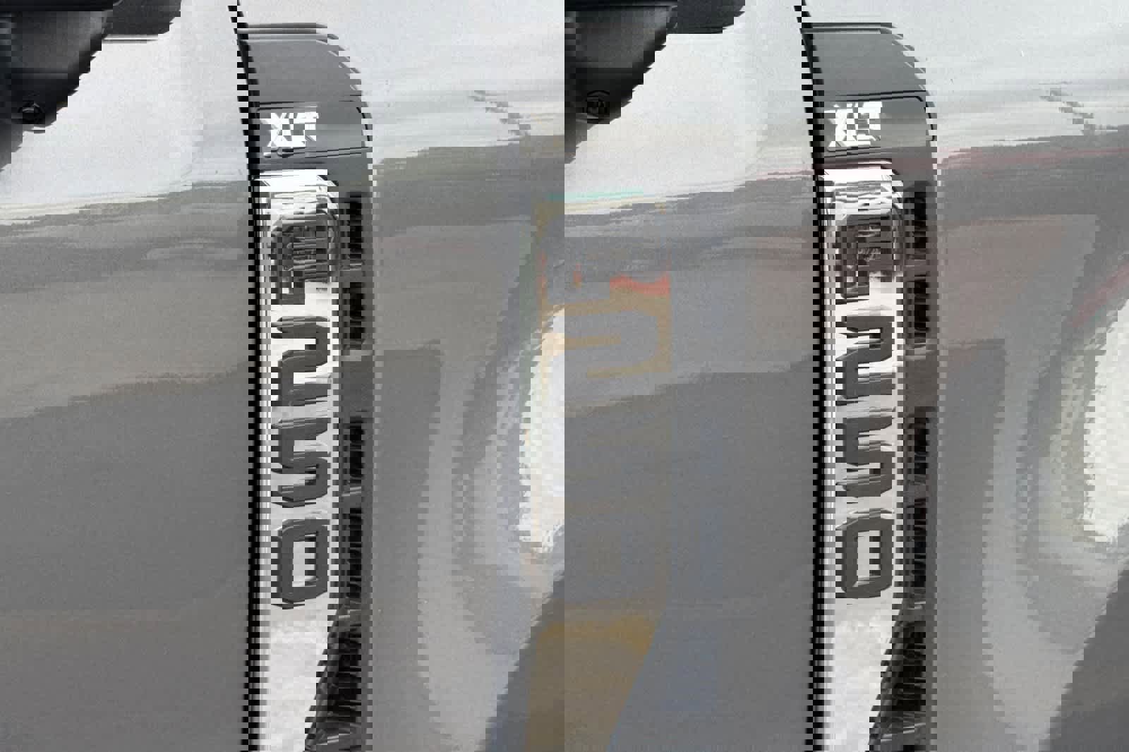 New 2026 Ford F250 XLT w/ XLT Premium Package image 7