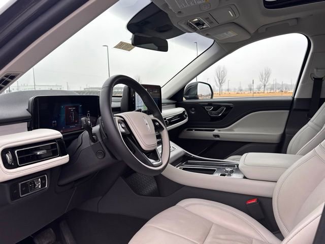 Used 2025 Lincoln Aviator Reserve w/ Illumination Package image 8