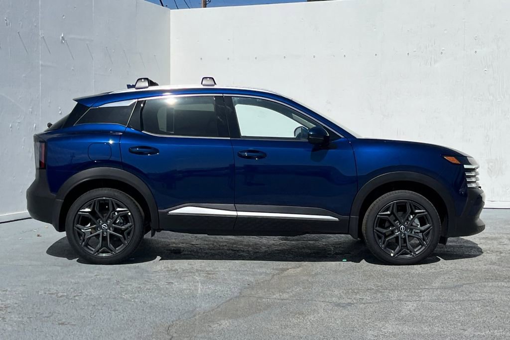 New 2025 Nissan Kicks SR w/ Illumination Package image 3