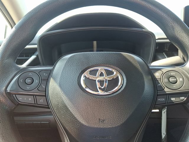Used 2025 Toyota Corolla LE FWD image 16