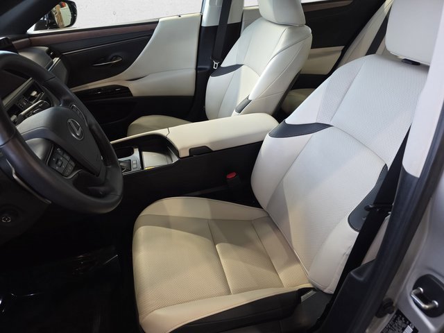 Certified 2025 Lexus ES 300h w/ Premium Package image 15
