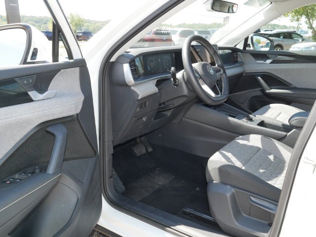 Used 2025 Volkswagen Tiguan S AWD/4WD image 11