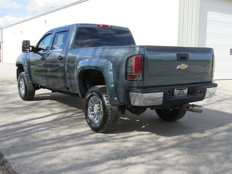 Used 2007 Chevrolet Silverado 2500 LT w/ 1LT Convenience Package AWD/4WD image 7