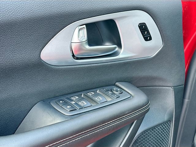 New 2026 Chrysler Pacifica Limited FWD image 13