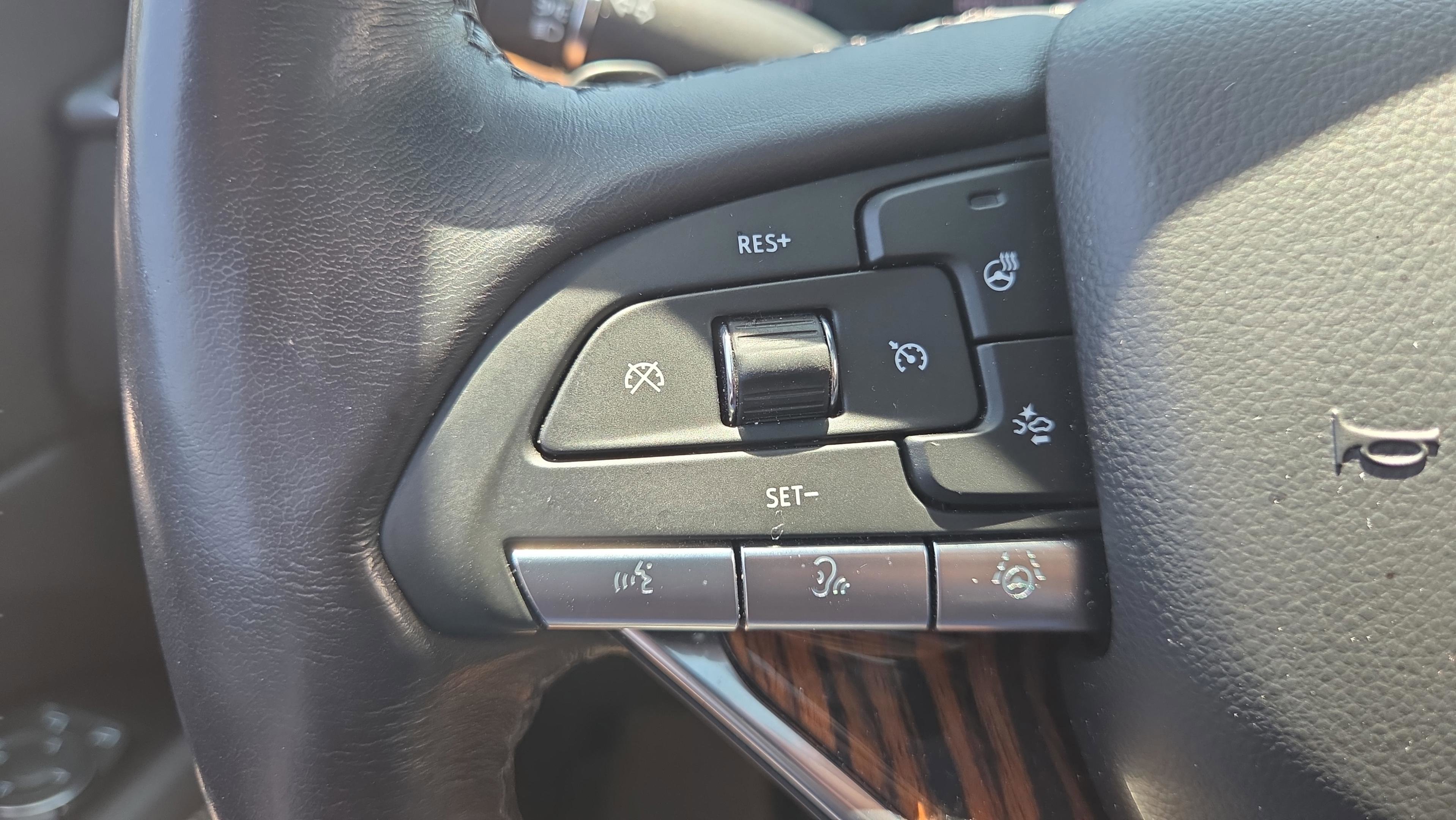 Used 2023 Cadillac Escalade Premium Luxury w/ Performance Package RWD image 25