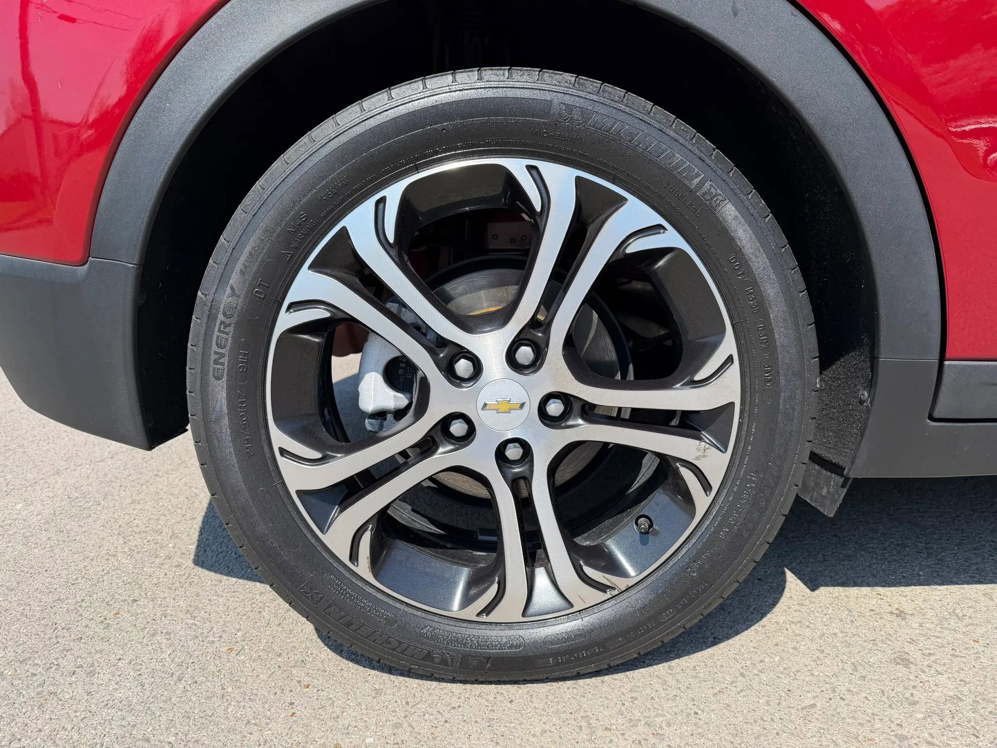 Used 2019 Chevrolet Bolt Premier w/ Infotainment Package image 13