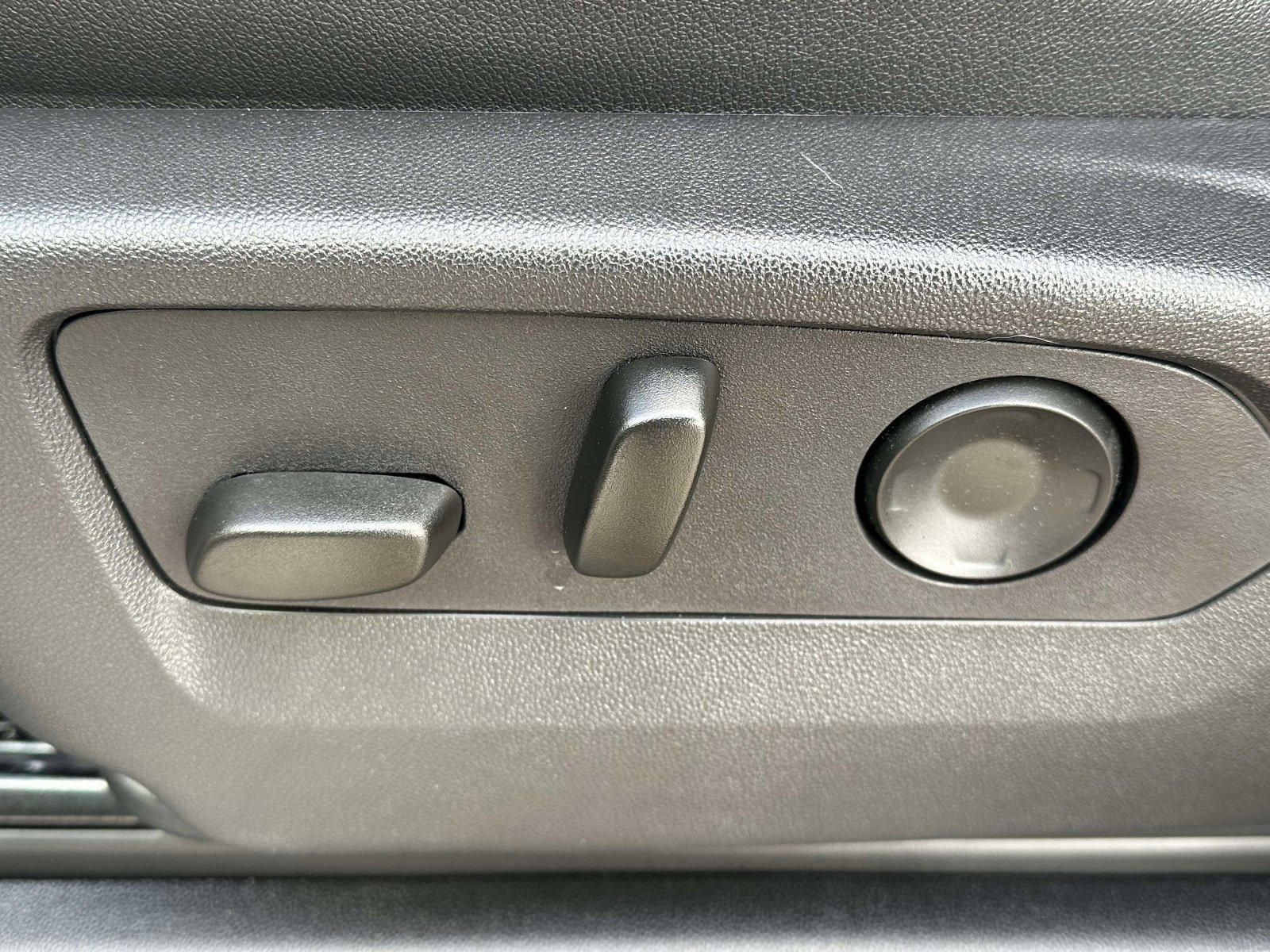 Used 2025 Chevrolet Tahoe High Country w/ LPO, Illumination Package image 23