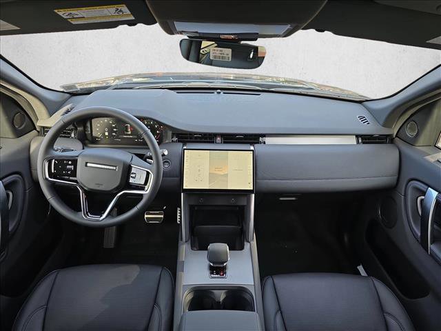 New 2025 Land Rover Discovery Sport Dynamic SE image 9