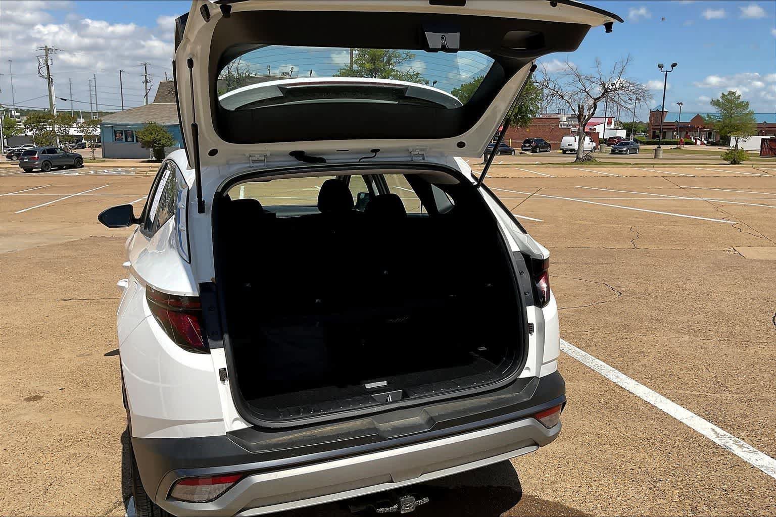 Used 2025 Hyundai Tucson SE FWD image 18