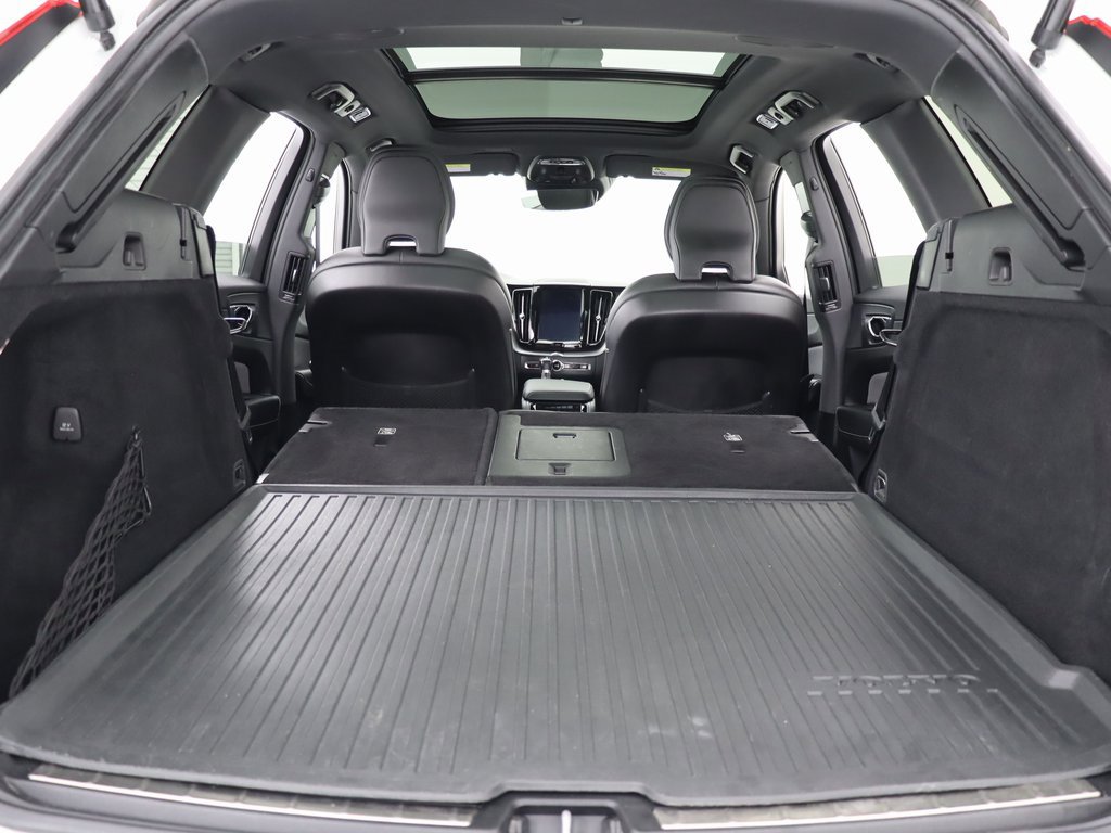 Used 2020 Volvo XC60 T5 R-Design w/ Protection Package image 33