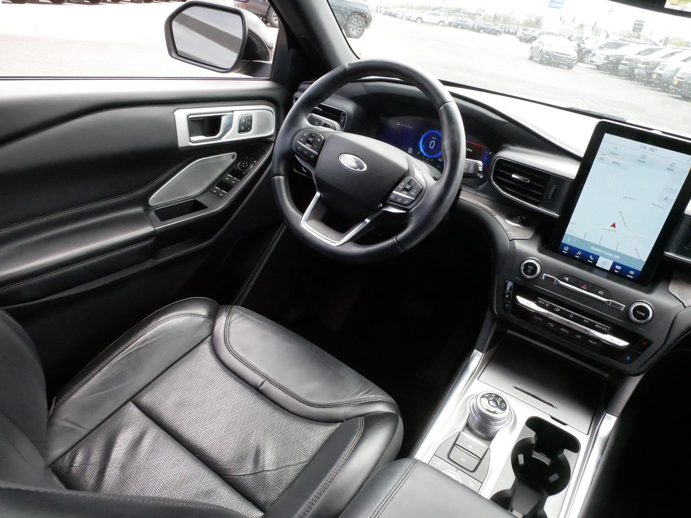 Used 2020 Ford Explorer Platinum w/ Premium Technology Package AWD/4WD image 9
