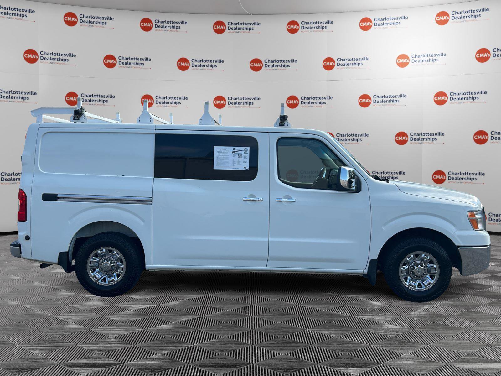 Used 2015 Nissan NV 3500 SL w/ Technology Package image 6