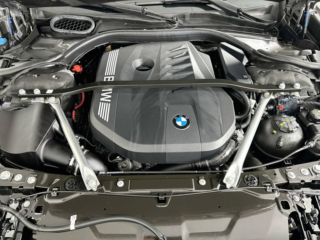 Certified 2025 BMW 740i w/ Premium Package RWD image 30
