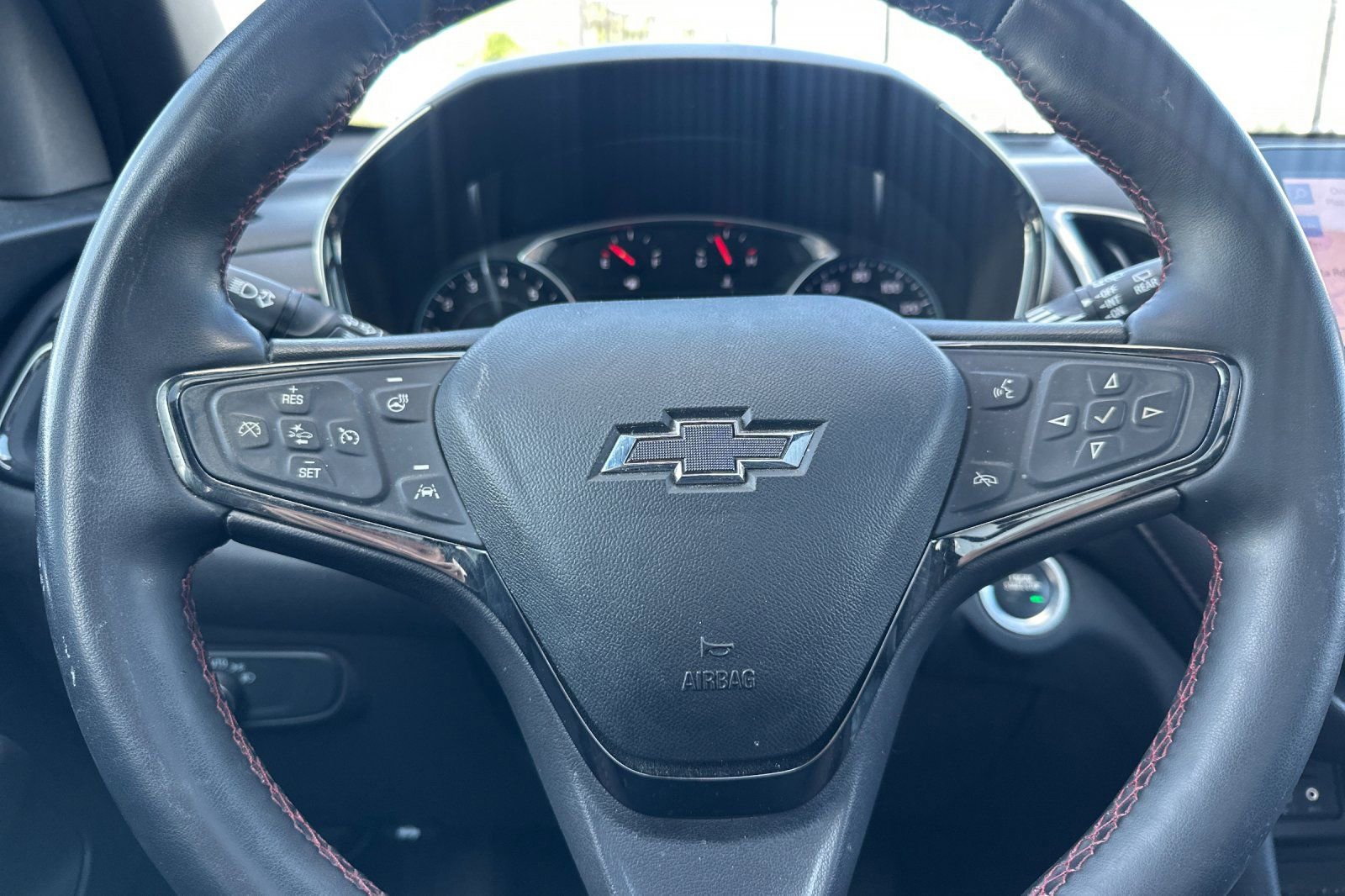 Used 2023 Chevrolet Equinox RS FWD image 32