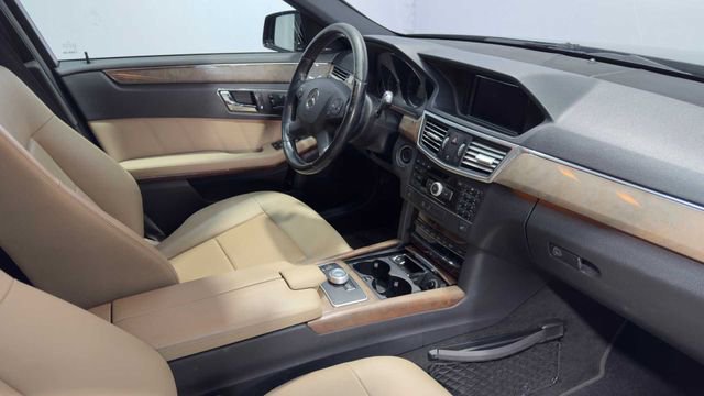 Used 2010 Mercedes-Benz E 350 Sedan image 12