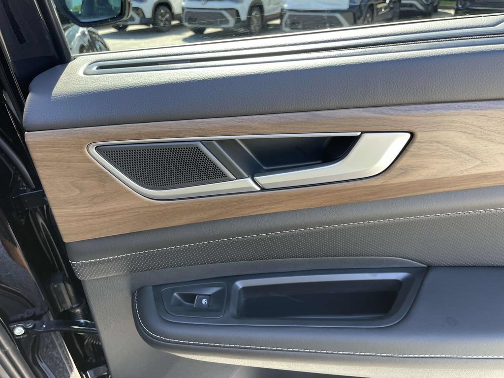 New 2026 Volkswagen Atlas SE FWD image 11