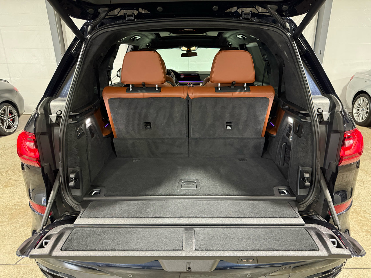 Used 2020 BMW X7 xDrive40i w/ M Sport Package image 48