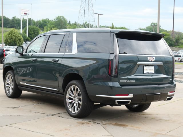 Used 2025 Cadillac Escalade ESV Premium Luxury w/ LPO, Floor Liner Package AWD/4WD image 5
