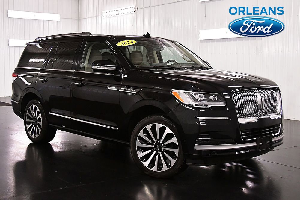 Used 2024 Lincoln Navigator Reserve image 1