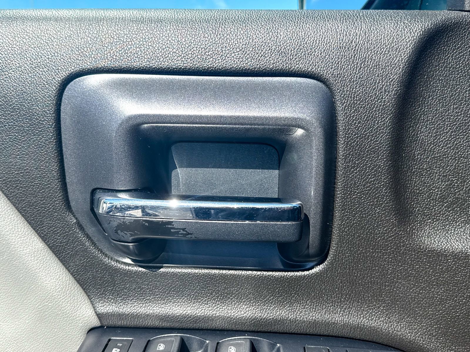 Used 2018 Chevrolet Silverado 1500 Custom w/ Custom Value Package image 16