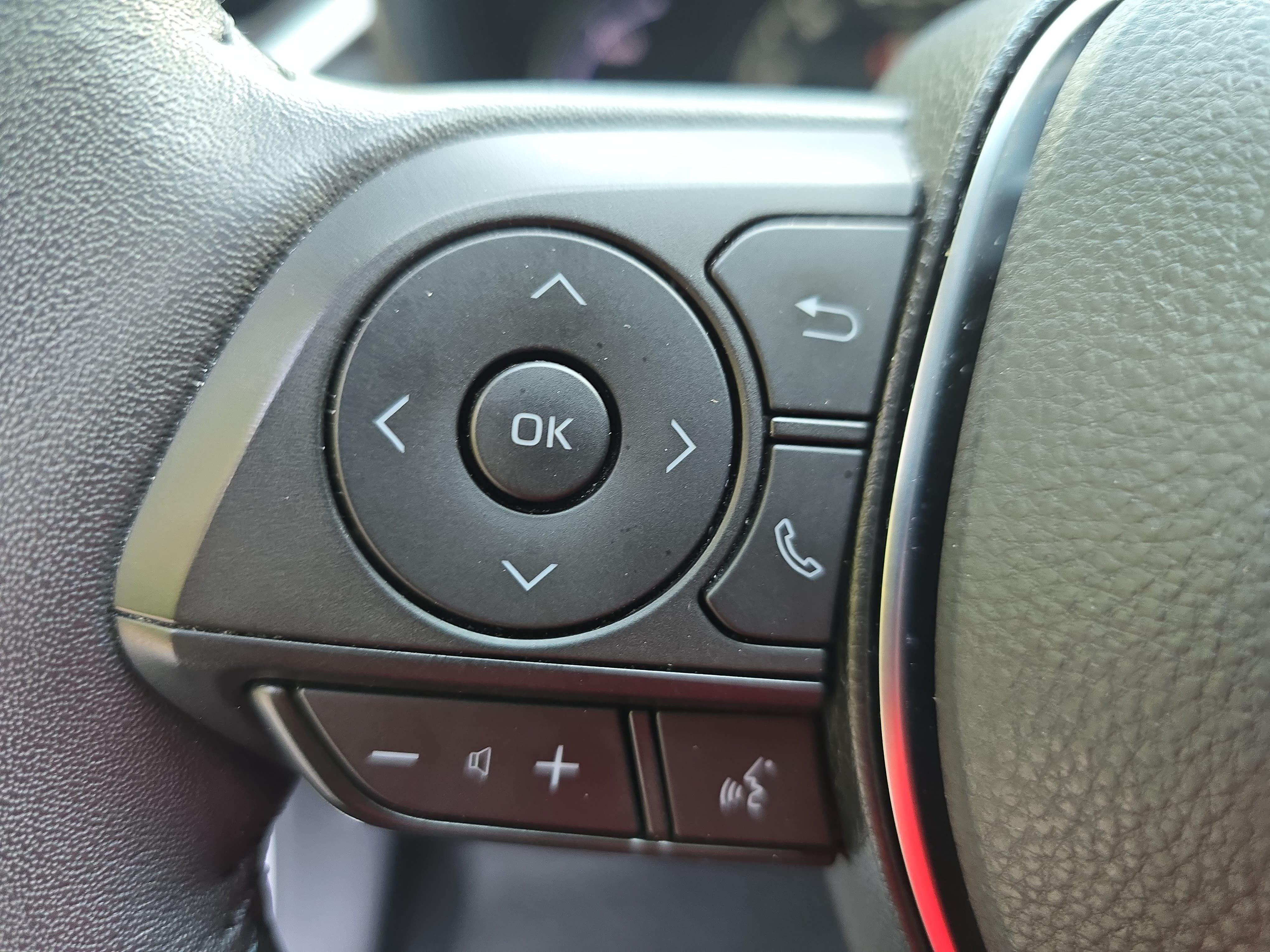 Used 2024 Toyota RAV4 XSE w/ Weather Package AWD/4WD image 15