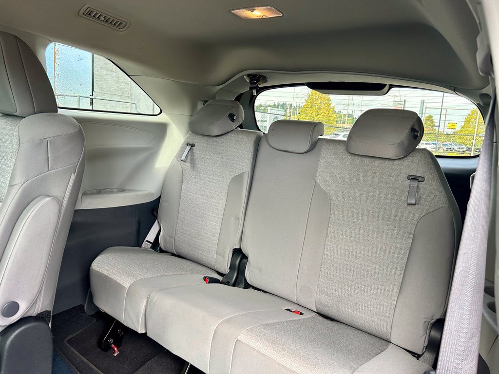 Certified 2024 Toyota Sienna LE AWD/4WD image 13