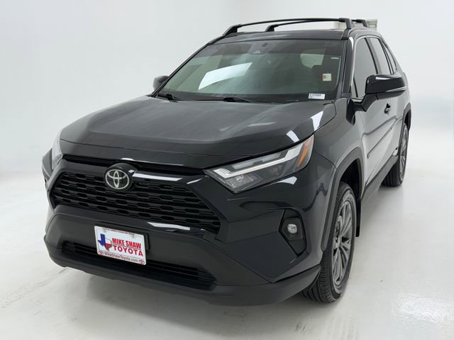 Used 2025 Toyota RAV4 XLE Premium AWD/4WD image 4